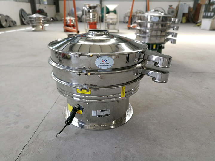 全不銹鋼振動篩整機采用不銹鋼拋光而成，干凈衛(wèi)生，可避免原料被污染